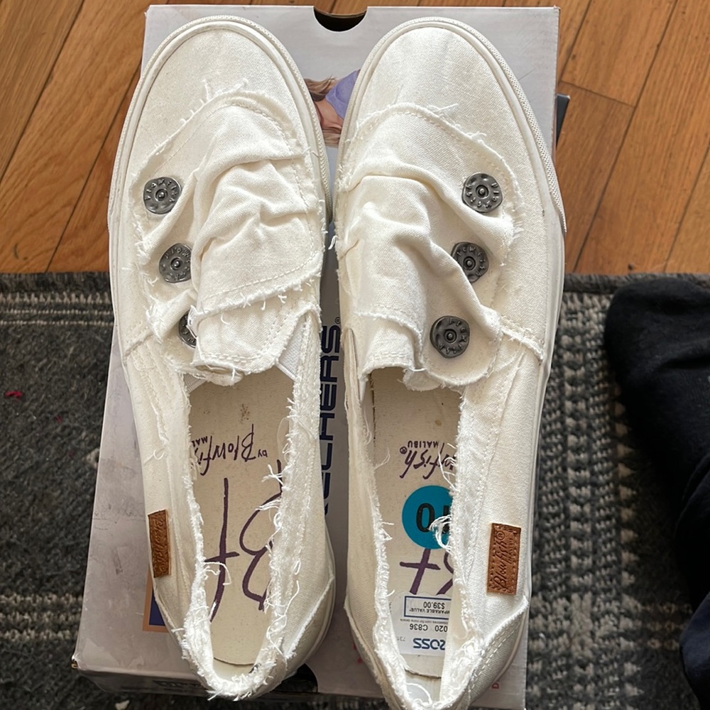COPY - Selling cream color sneakers, brand new.